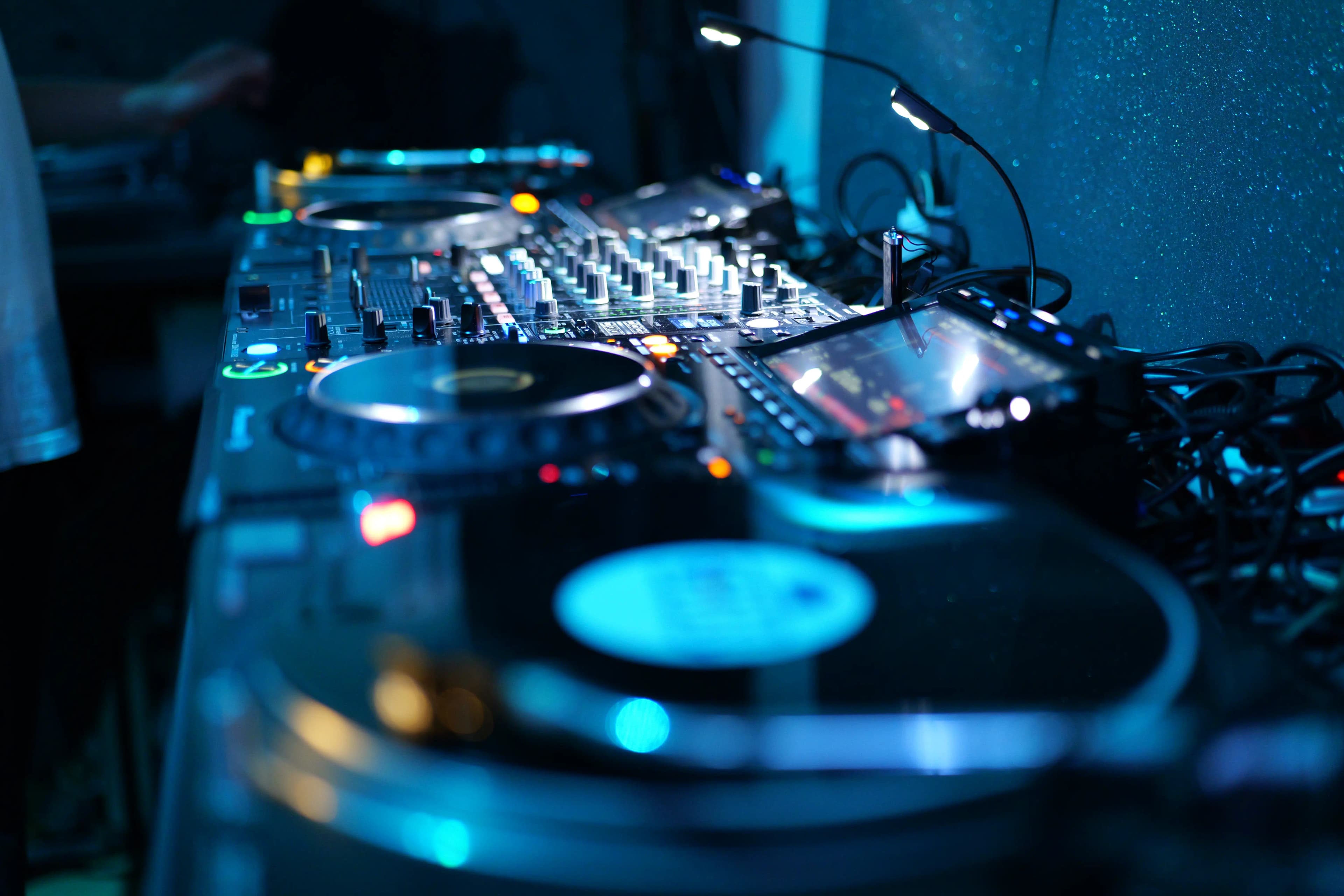 Curs DJ Iniciació Monka Audio Lab